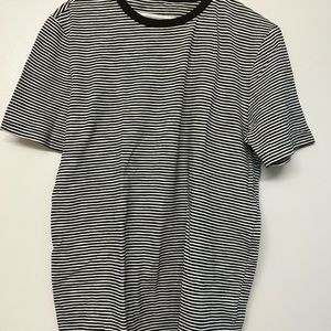 Everlane black and white stripe T-shirt. Size M